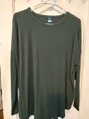 Old Navy Woman’s Crewneck Sweater in Forest Green